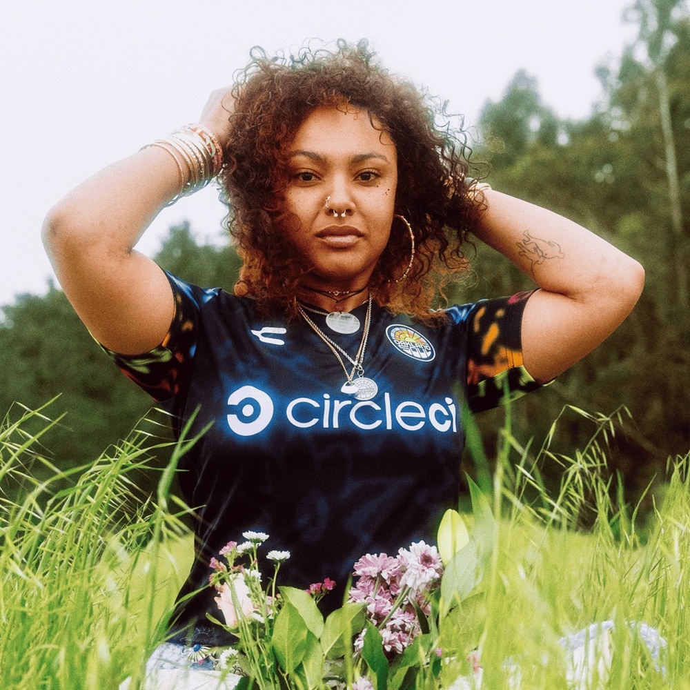 Charly Oakland Soul Soccer Shirt Jersey in Black Short Sleeve Women's Tee Small
